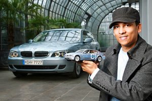 Xavier Naidoo faehrt BMW Hydrogen 7 mit Wasserstoff