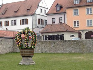 Osterbrunnen – Fraenkischer Brauch zu Ostern